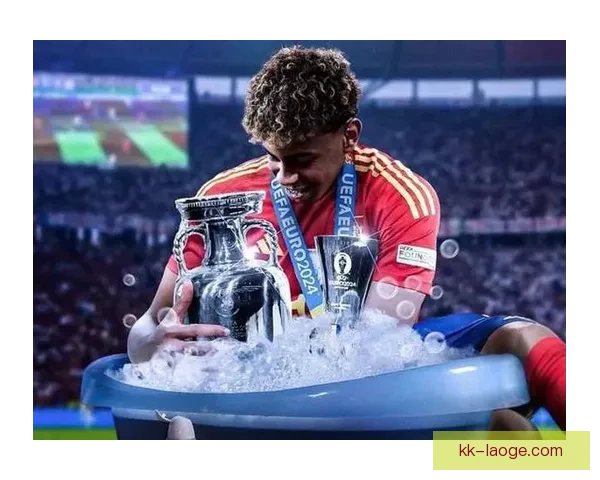 亚马尔毫无悬念斩获科帕奖成为足坛新星未来可期