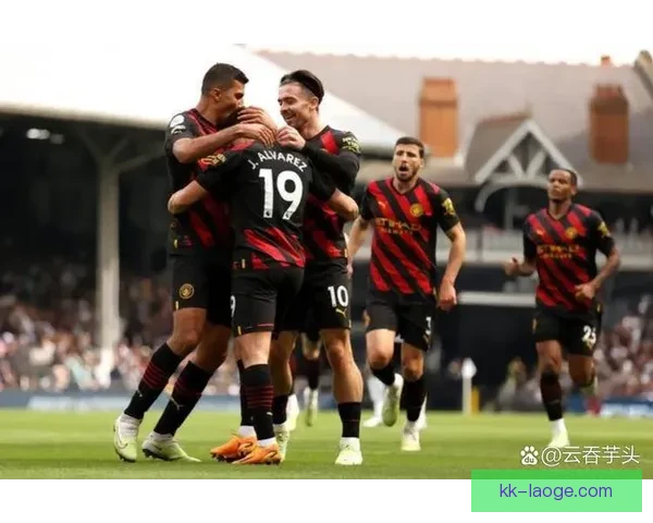 利物浦与曼城榜首缠斗升级英超争冠悬念被持续拉到赛季极致时刻点 利物浦与曼城榜首缠斗升级英超争冠悬念被持续拉到赛季极致时刻点